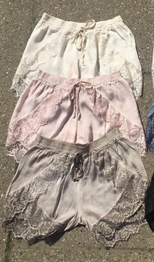 Shorts med blonde